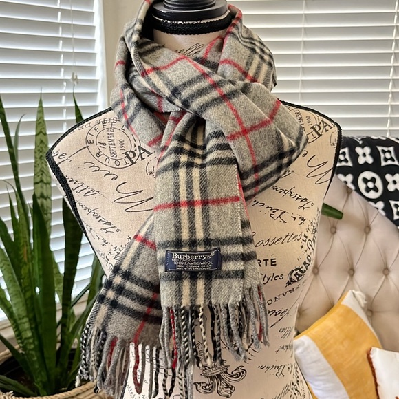 Authentic BURBERRYS Of London Unisex Vintage 100% Wool Gray Scarf - Picture 4 of 6